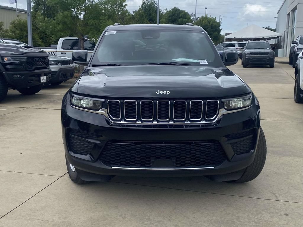 New 2026 Jeep Grand Cherokee Laredo X RWD image 2