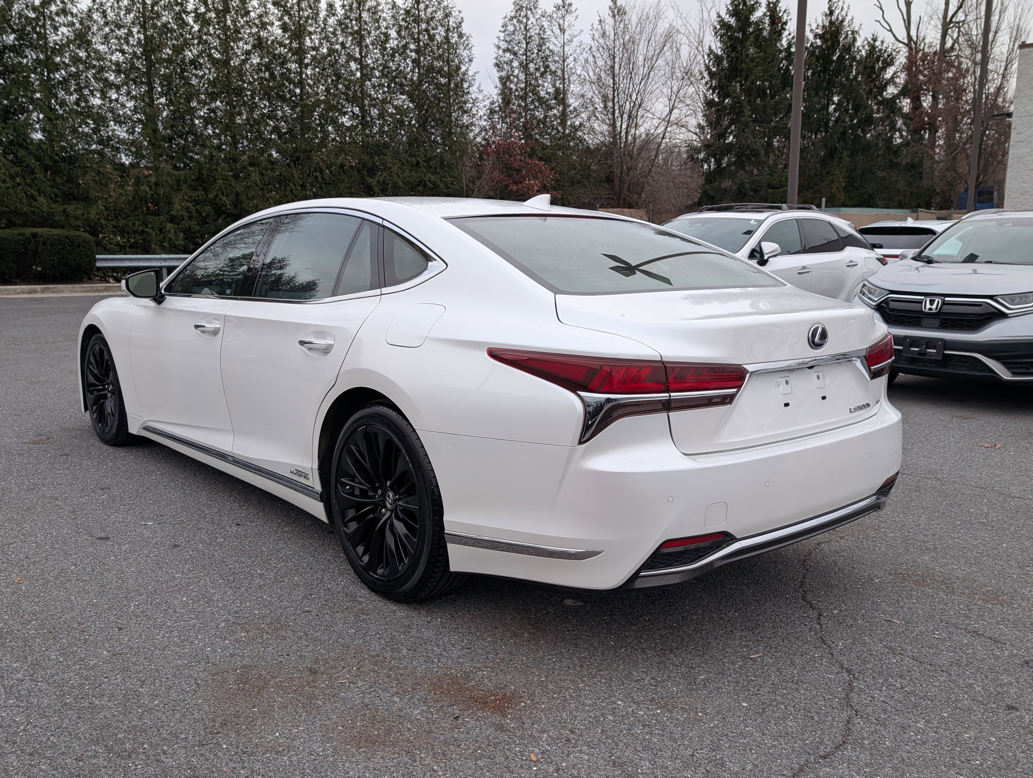 Used 2020 Lexus LS 500h AWD w/ Luxury Package image 5