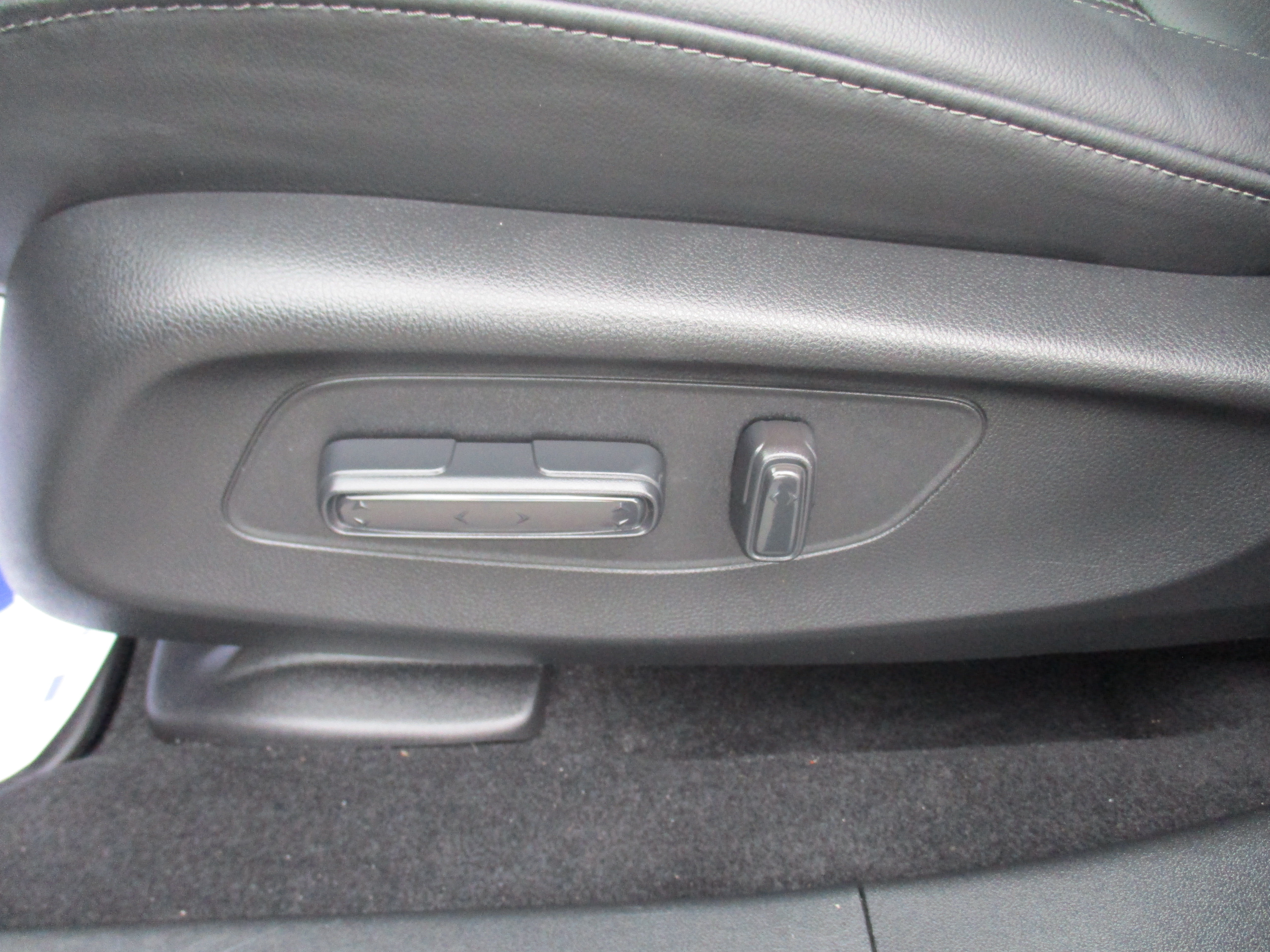 Certified 2024 Honda HR-V EX-L image 17