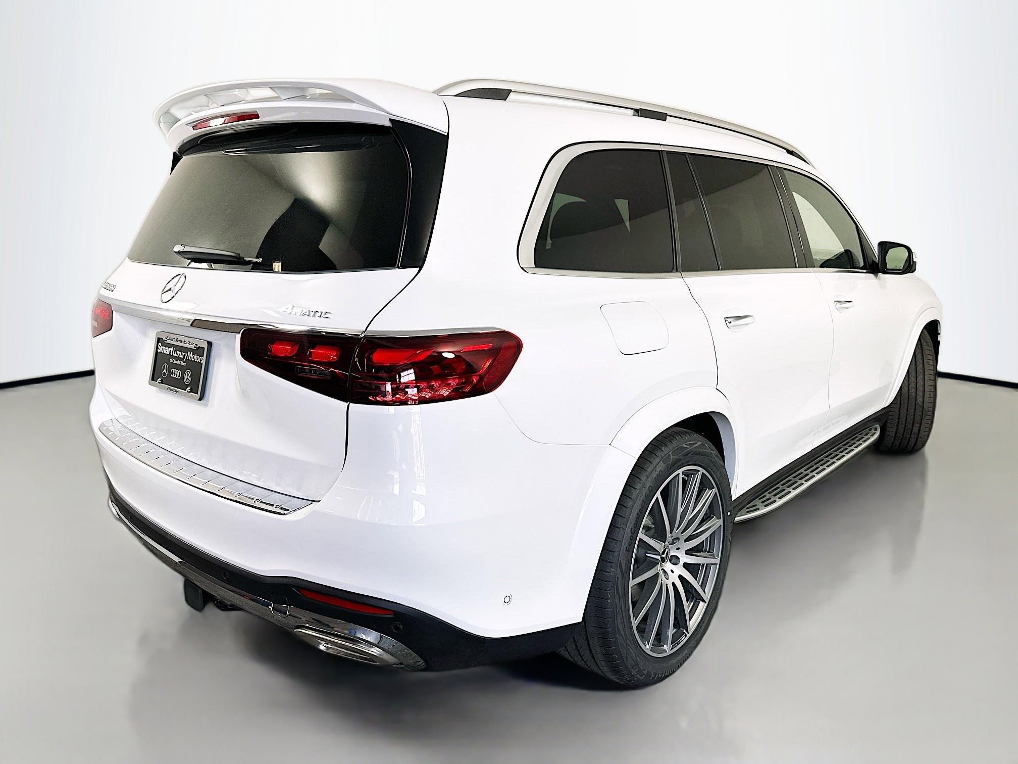 New 2026 Mercedes-Benz GLS 580 4MATIC image 9