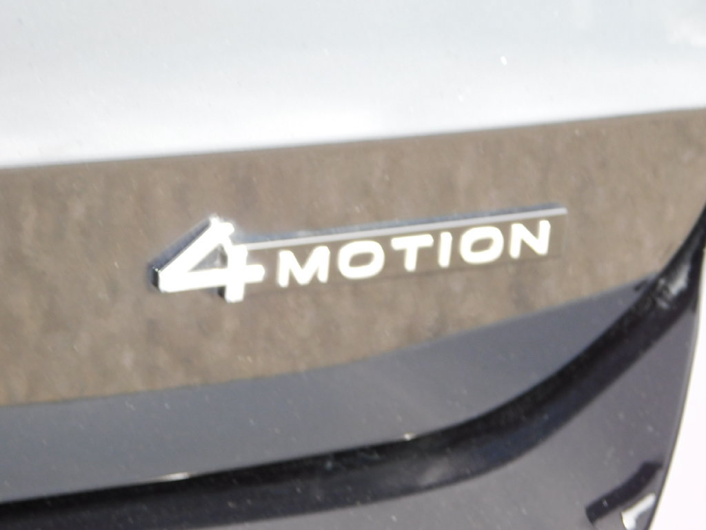 Used 2025 Volkswagen Taos SE AWD/4WD image 41