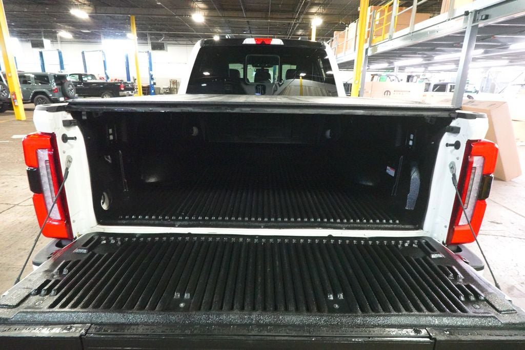 Used 2025 Ford F250 Platinum w/ FX4 Off-Road Package AWD/4WD image 31