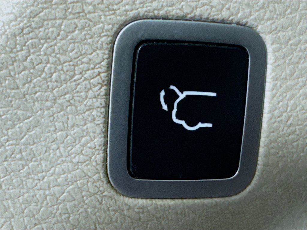 Used 2019 Chrysler Pacifica Touring-L Plus w/ Tire & Wheel Group image 33