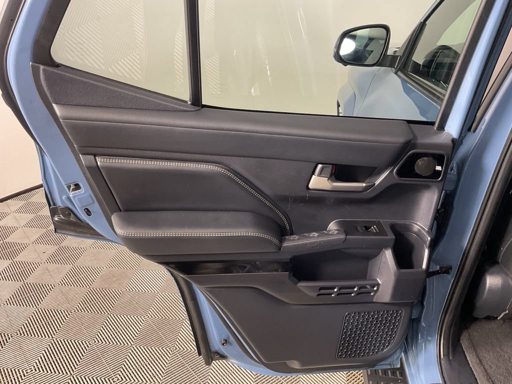Used 2025 Toyota 4Runner Limited AWD/4WD image 19