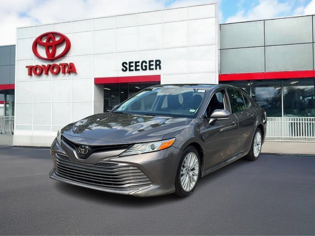 Used 2019 Toyota Camry XLE FWD image 11