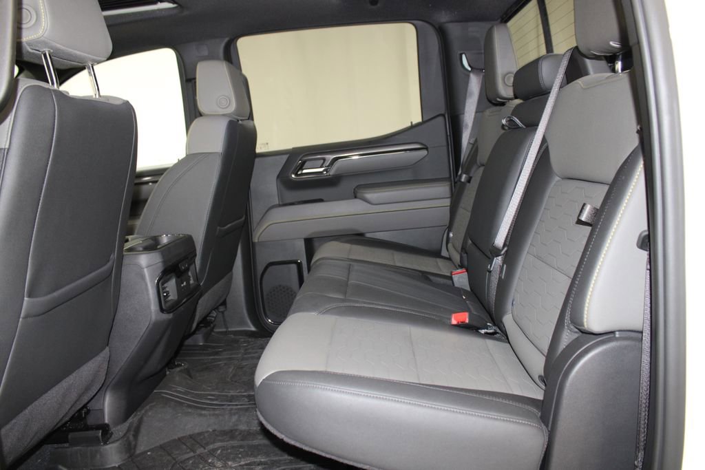 Used 2024 Chevrolet Silverado 1500 ZR2 w/ Technology Package image 38