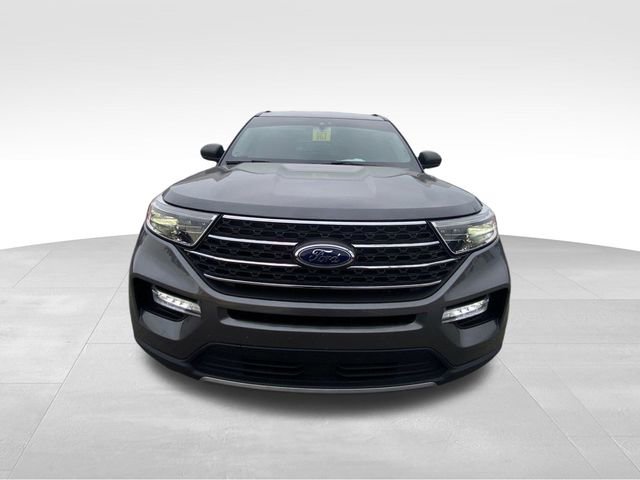 Used 2022 Ford Explorer XLT w/ Equipment Group 202A AWD/4WD image 17