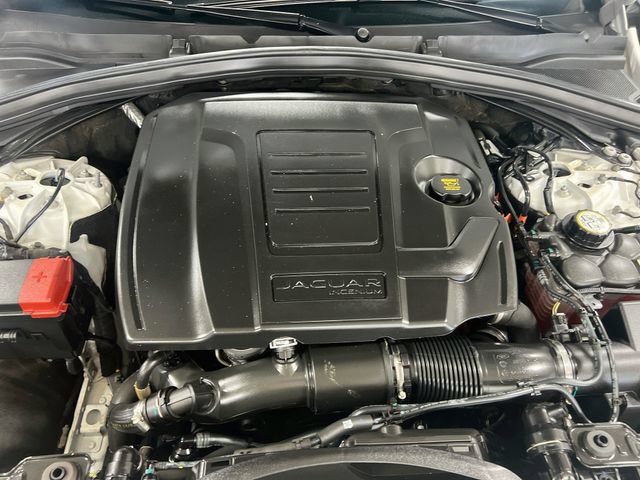 Used 2022 Jaguar F-PACE S AWD/4WD image 32