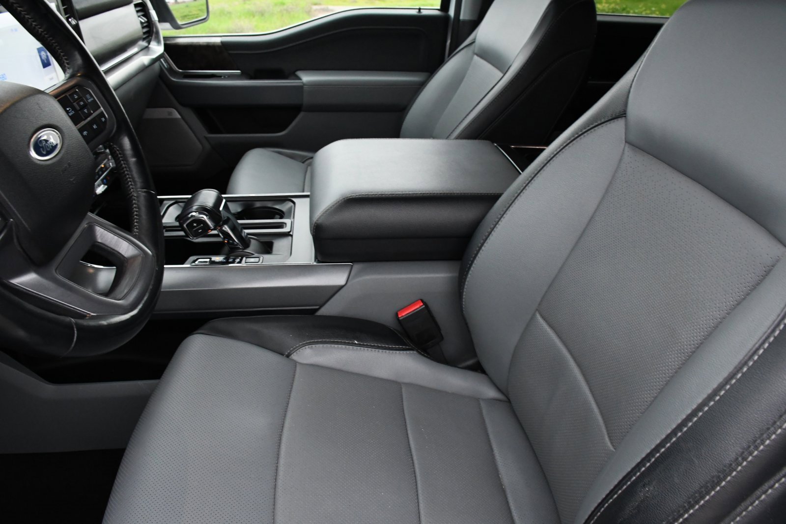 Used 2023 Ford F150 Lariat image 14