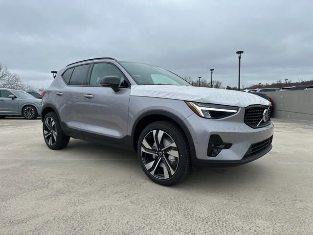 New 2026 Volvo XC40 B5 Plus w/ Climate Package