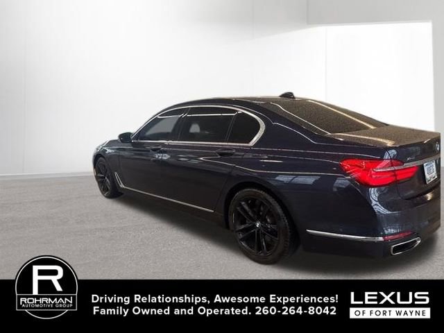 Used 2017 BMW 750i xDrive image 9