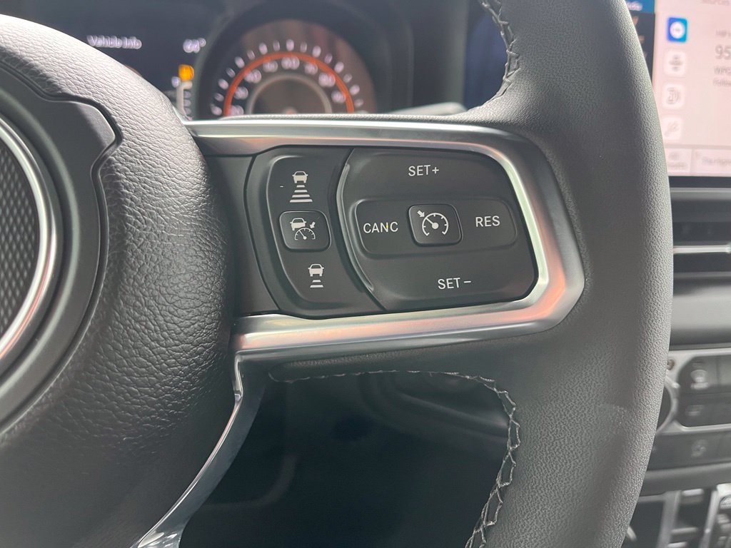 Used 2026 Jeep Wrangler Unlimited Sahara AWD/4WD image 29