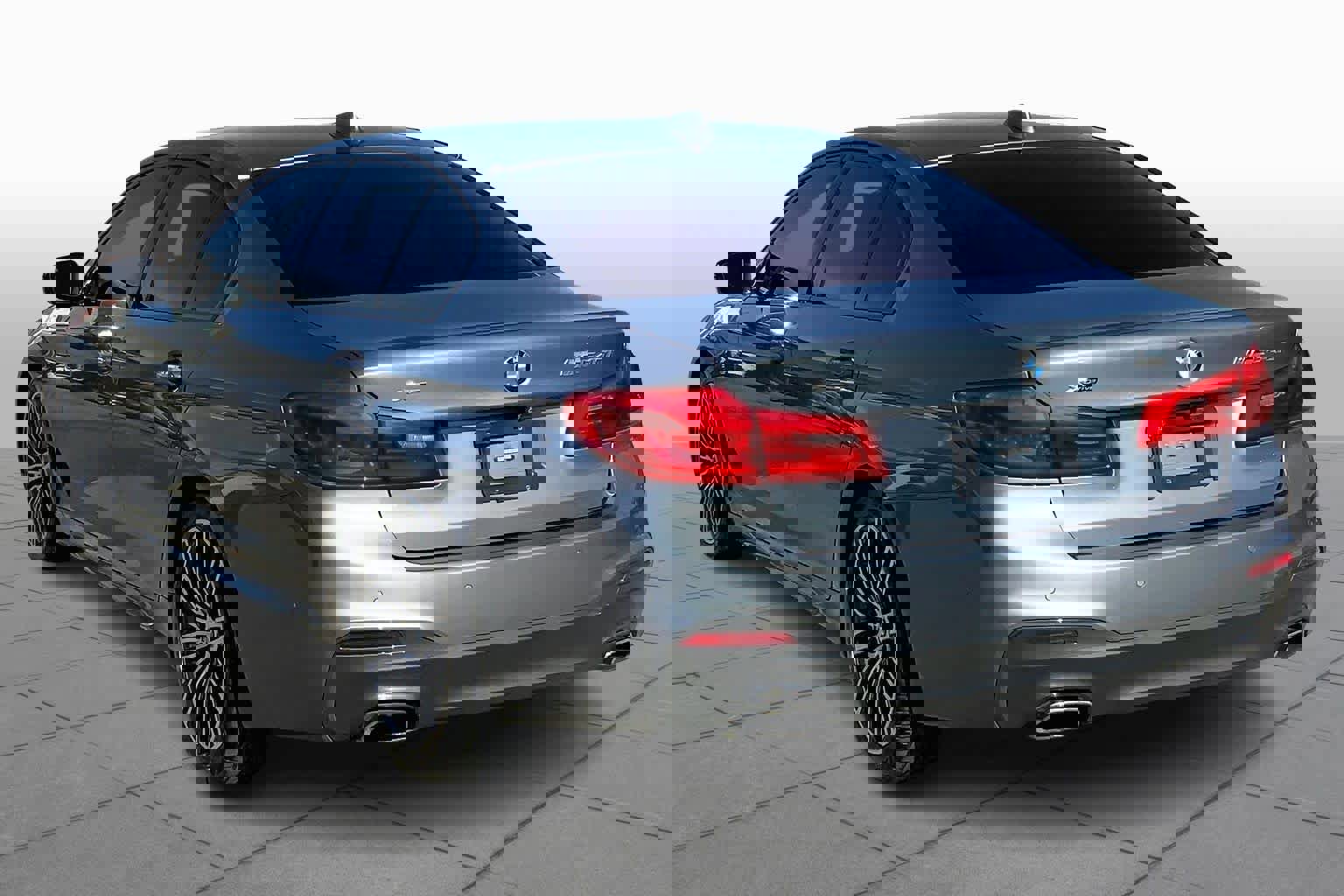 Used 2018 BMW 540i xDrive w/ M Sport Package image 11