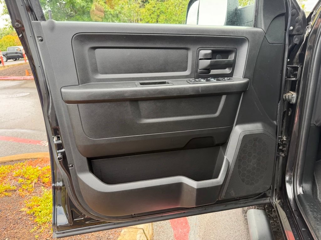 Used 2017 RAM 2500 Tradesman w/ Chrome Appearance Group AWD/4WD image 11