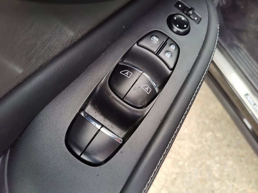 Used 2023 Nissan Murano SL image 20