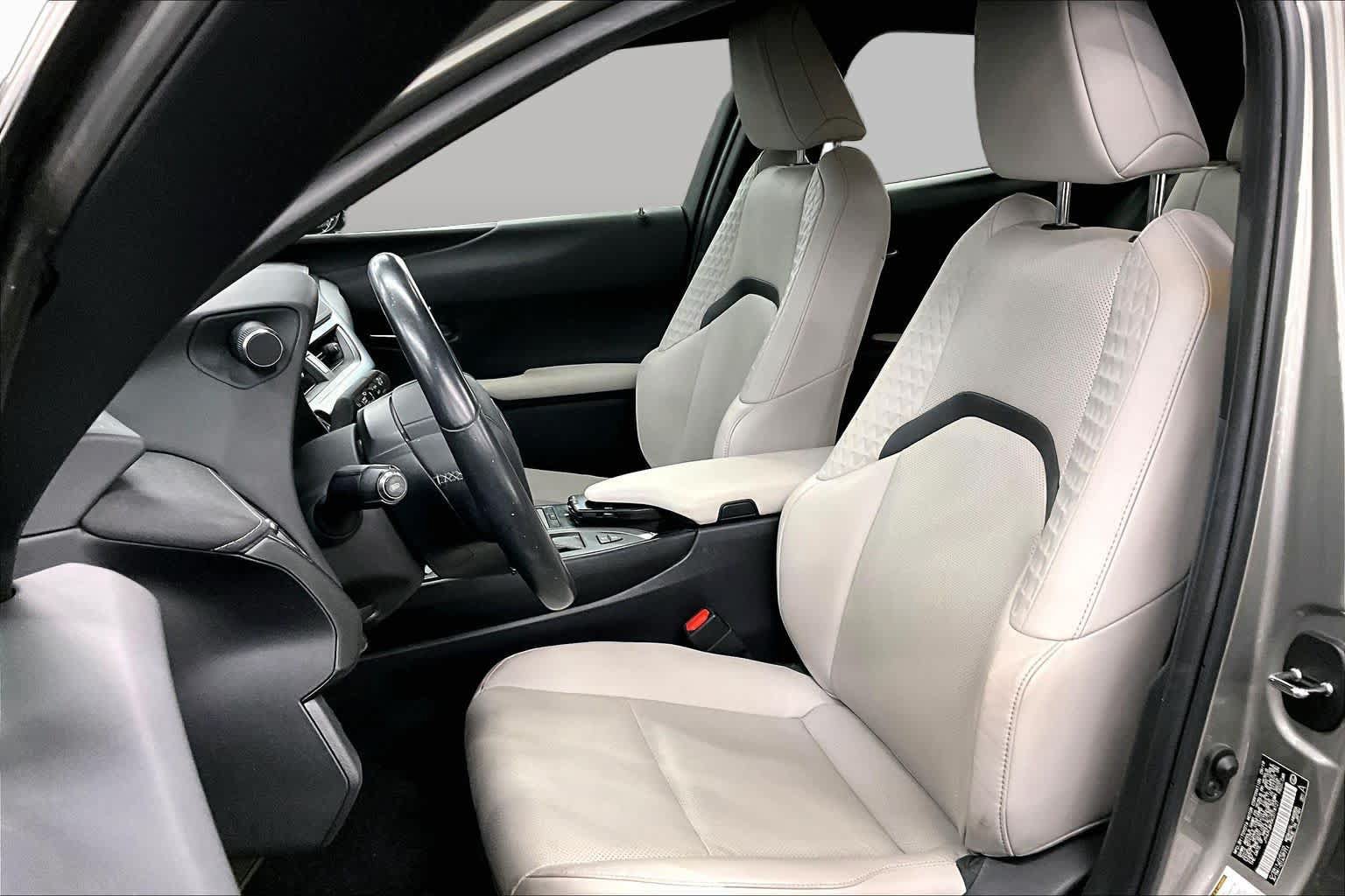Used 2019 Lexus UX 250h w/ Premium Package AWD/4WD image 7
