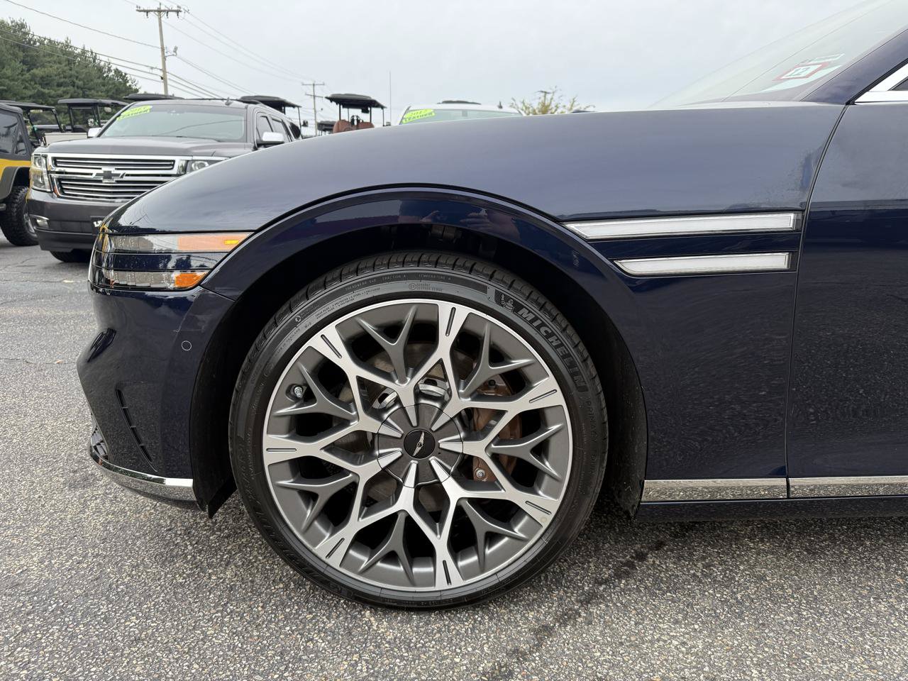 Used 2025 Genesis G90 3.5T AWD/4WD image 7