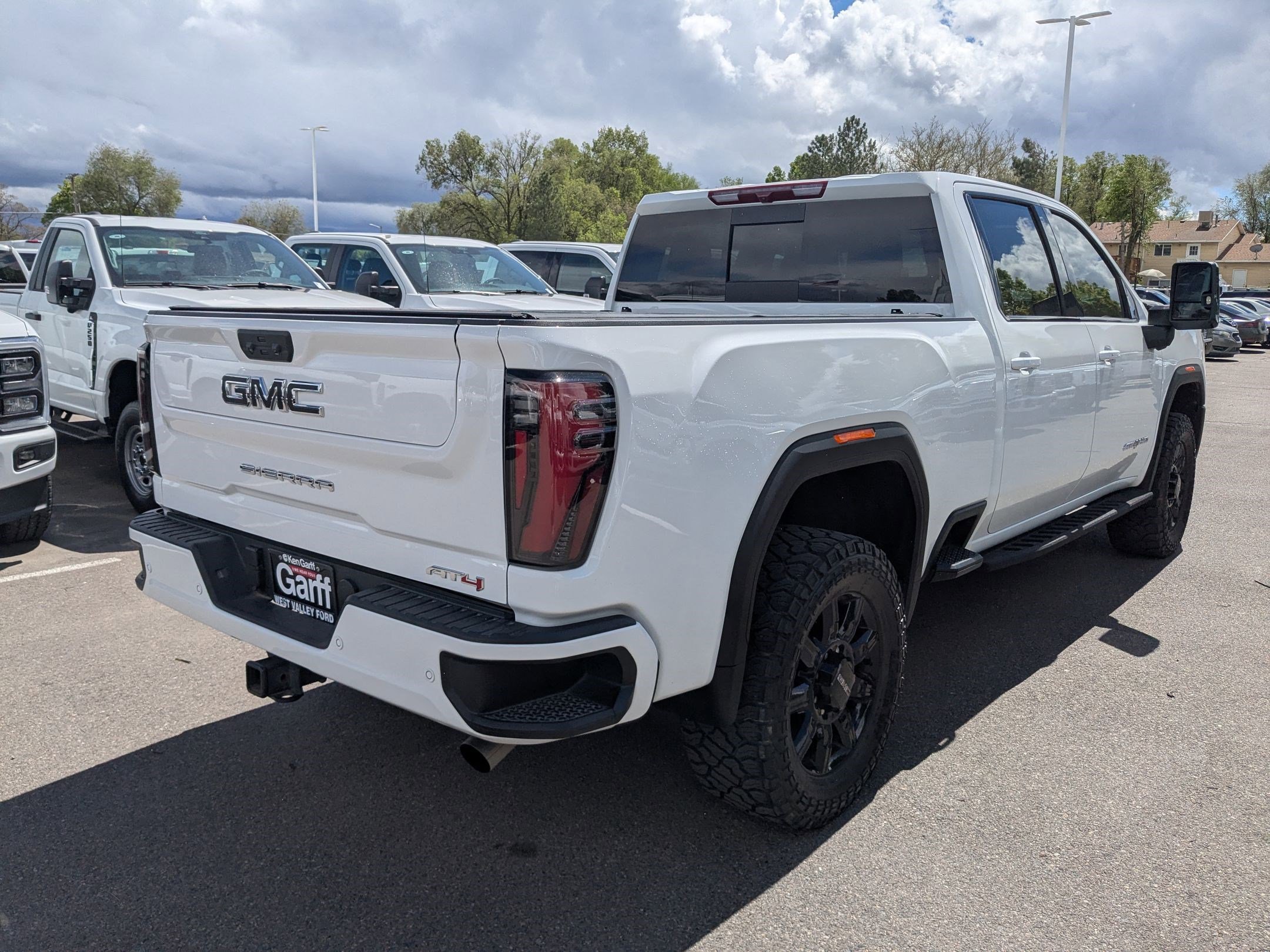 Used 2025 GMC Sierra 3500 AT4 w/ AT4 Preferred Package AWD/4WD image 3