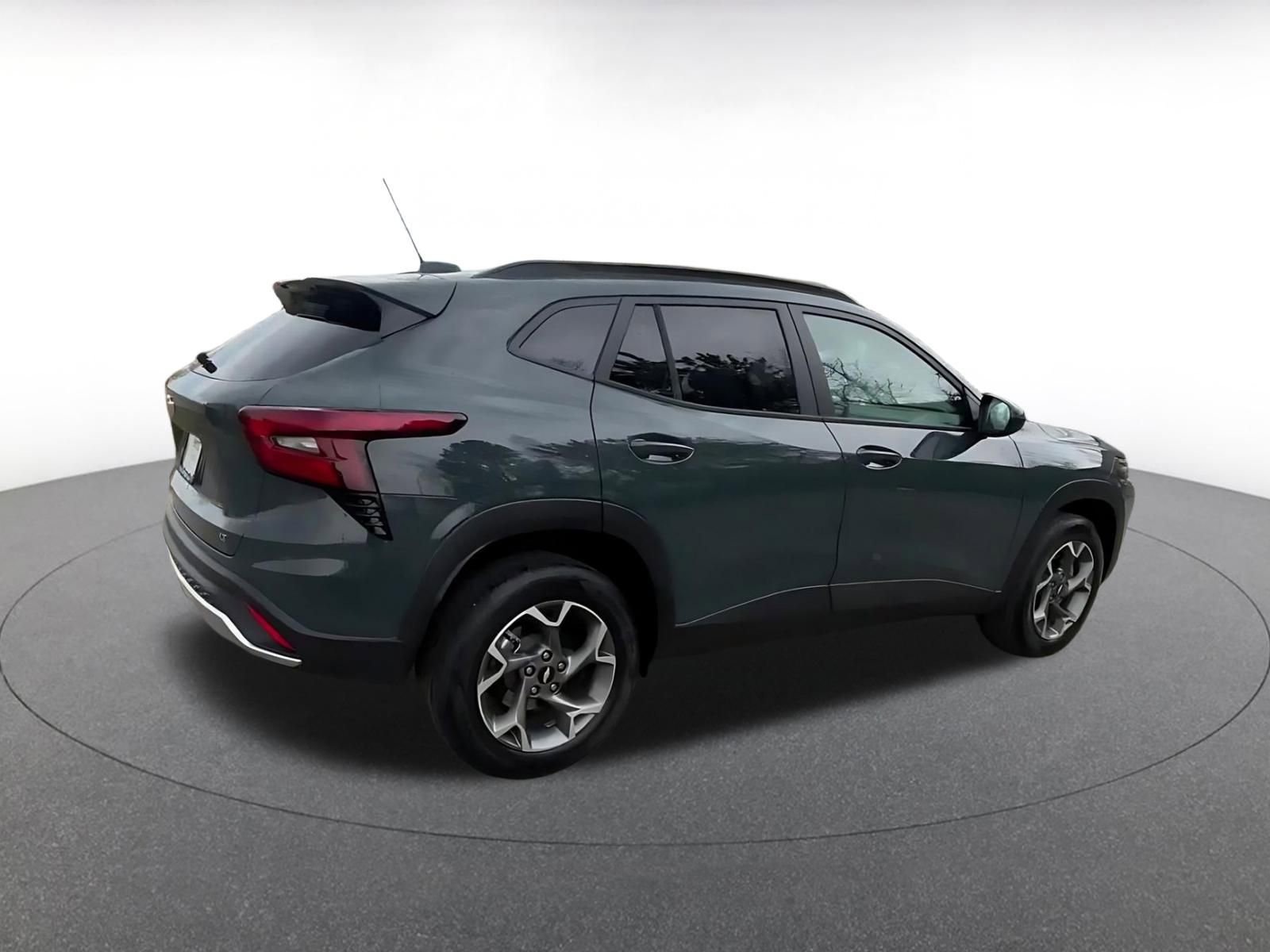 Used 2025 Chevrolet Trax LT image 15