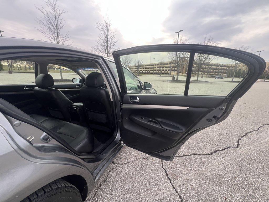 Used 2012 INFINITI G37 w/ Premium Pkg image 12