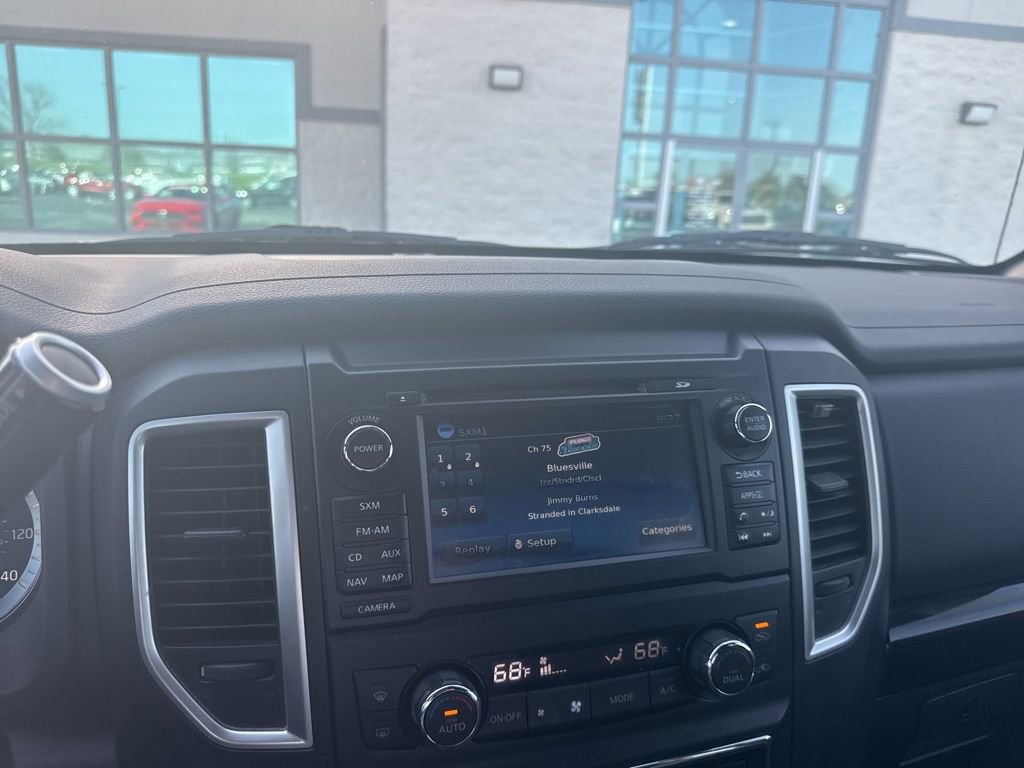 Used 2018 Nissan Titan SV w/ SV Convenience Package image 15