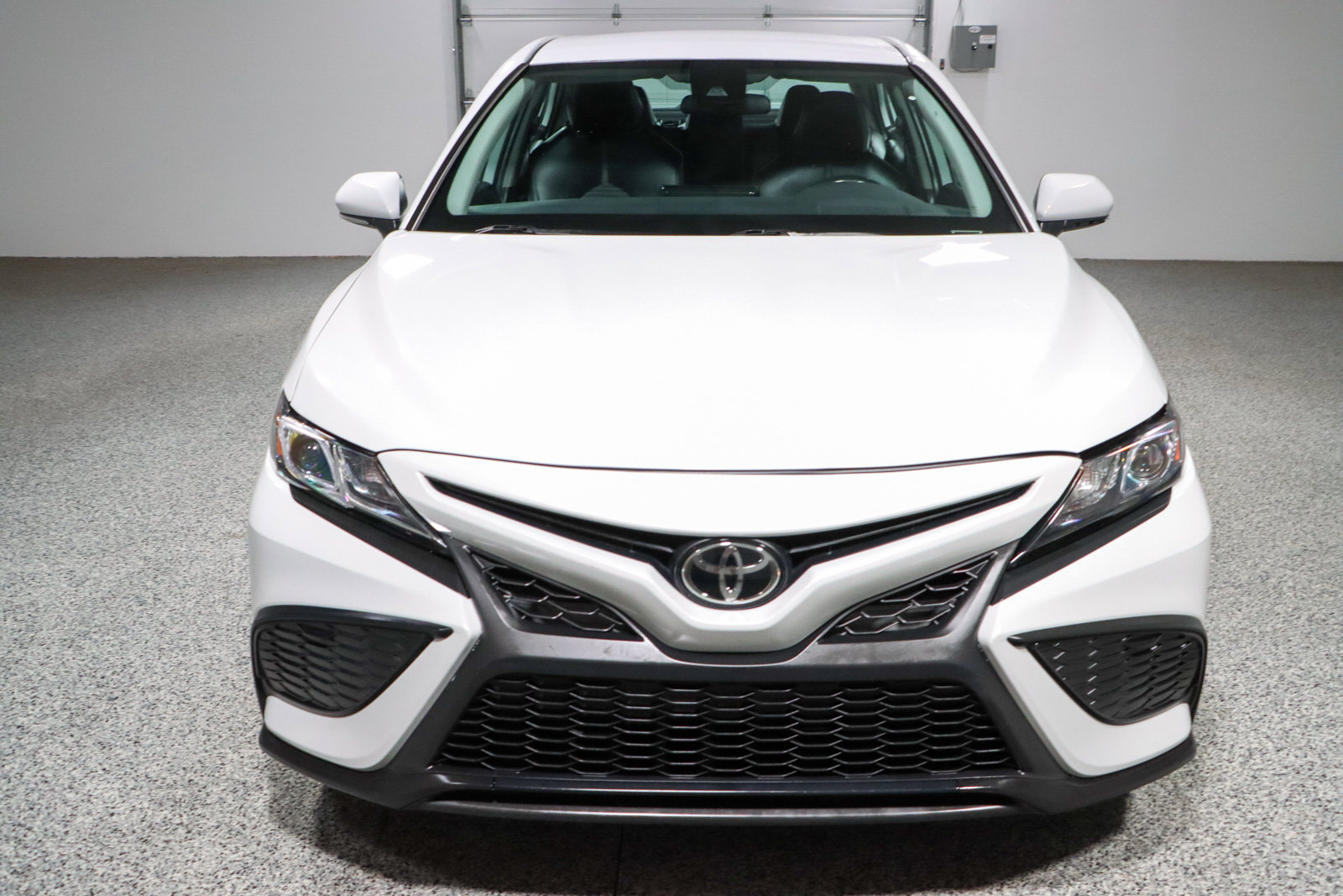 Used 2024 Toyota Camry SE FWD image 4
