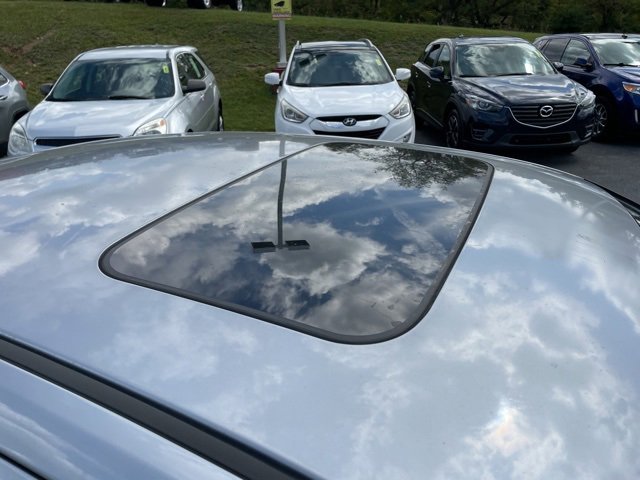 Used 2014 Chrysler 200 Limited w/ Sun/Sound Group image 10