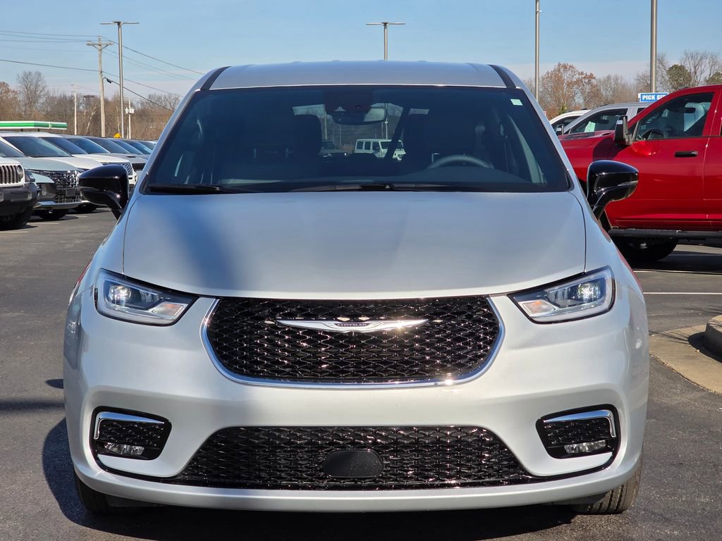 New 2026 Chrysler Pacifica Select image 4