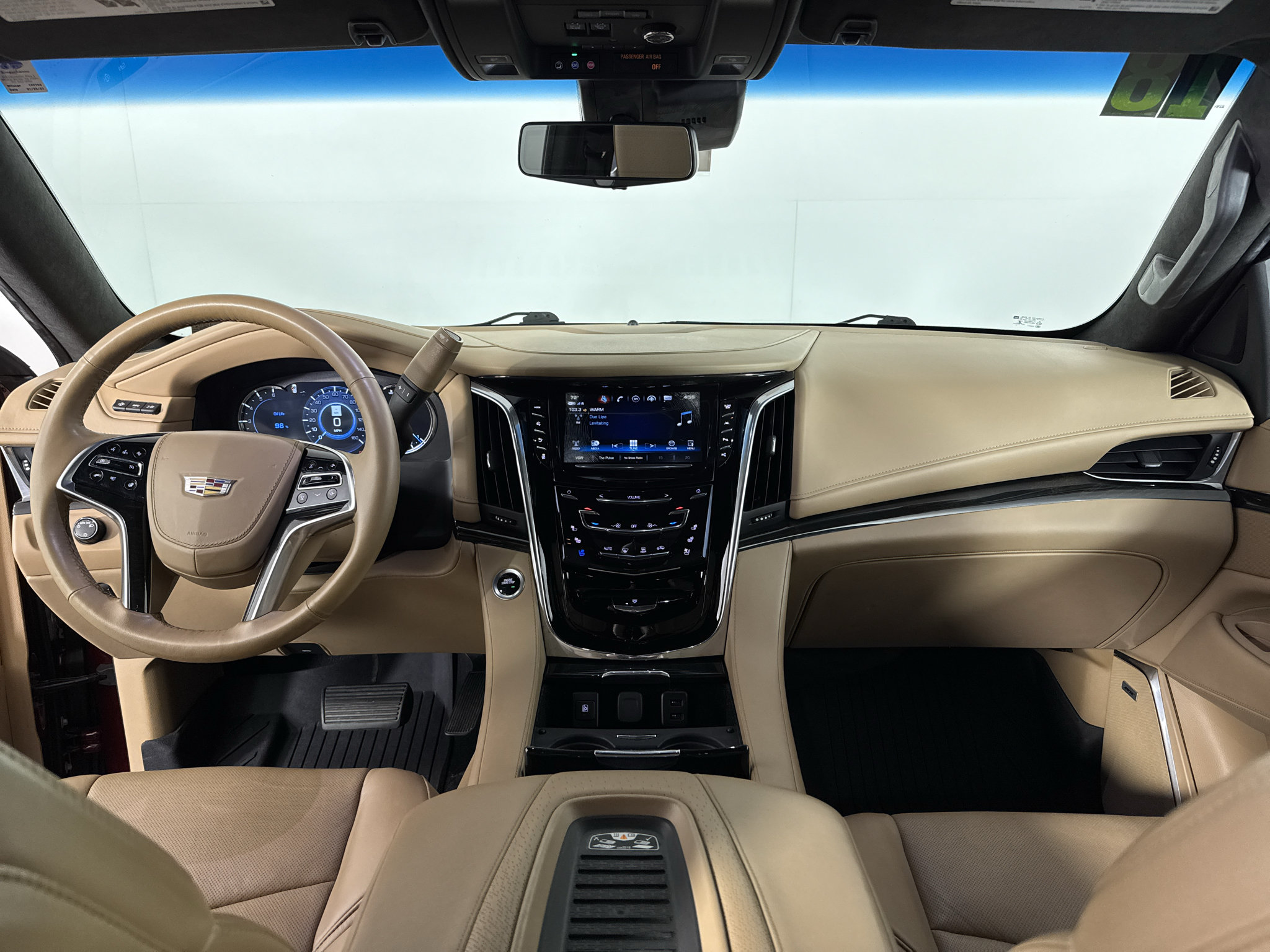 Used 2018 Cadillac Escalade Platinum AWD/4WD image 4