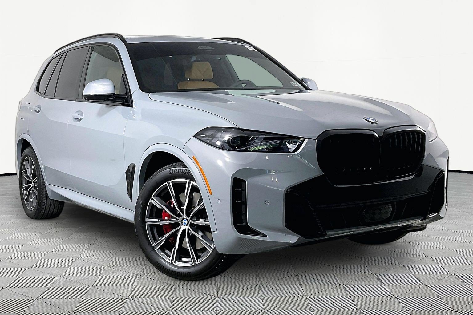 Certified 2026 BMW X5 xDrive40i w/ M Sport Package AWD/4WD image 4