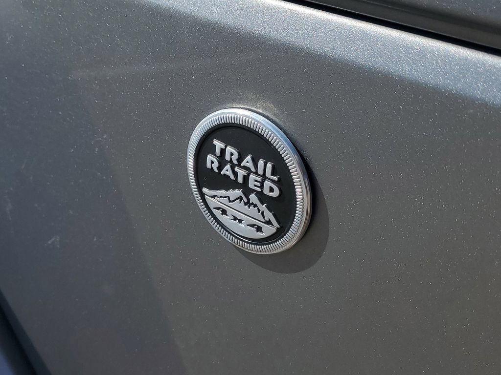 Used 2017 Jeep Wrangler Unlimited Sahara w/ Connectivity Group image 6