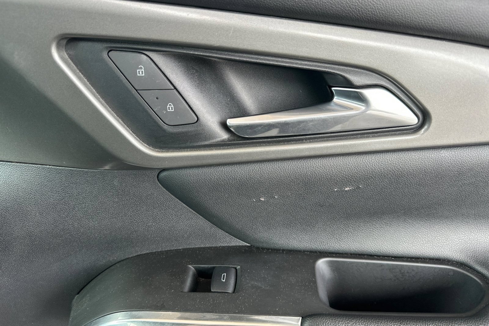 Certified 2024 Chevrolet Traverse LT FWD image 23