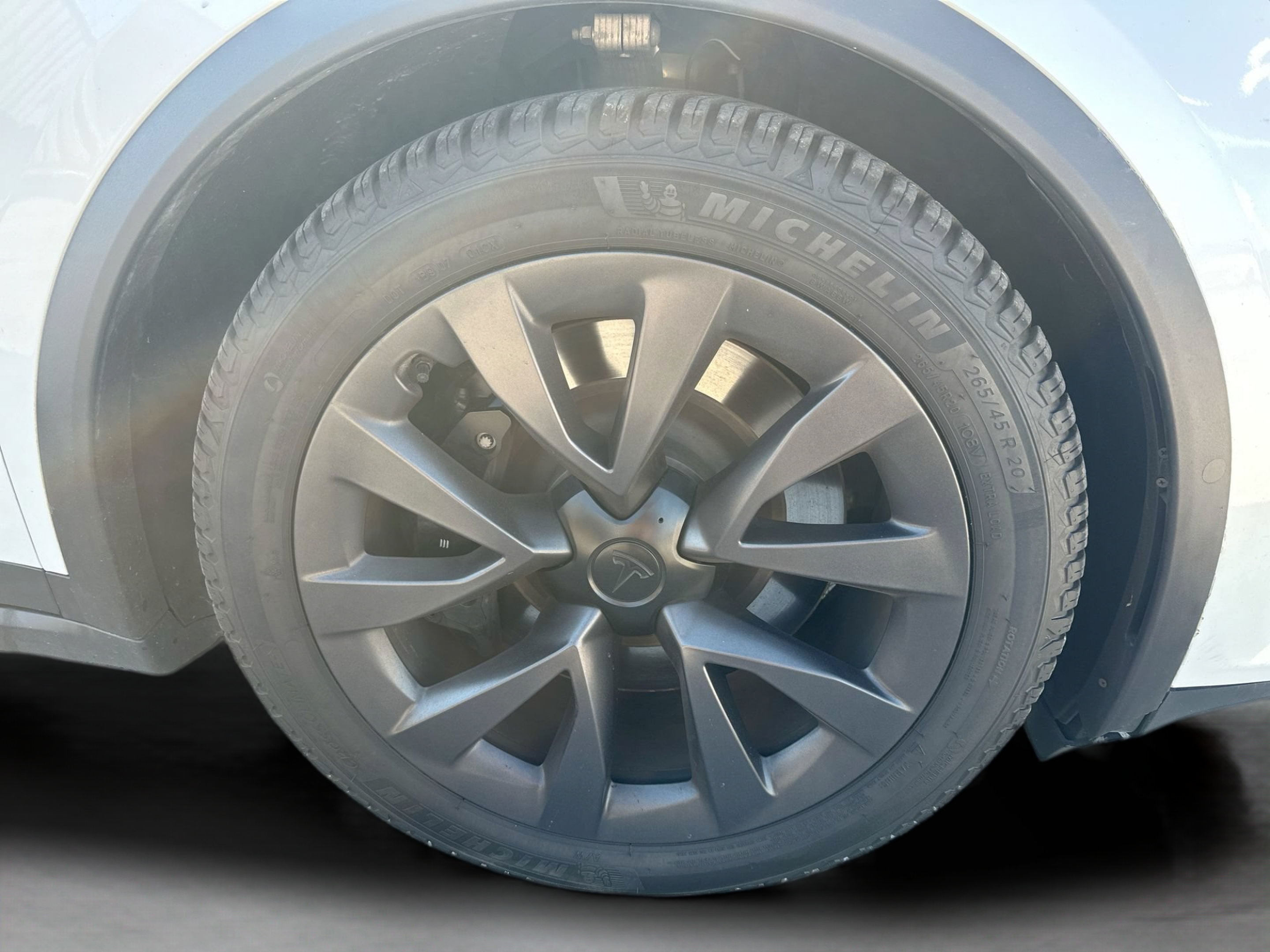 Used 2024 Tesla Model X AWD/4WD image 29