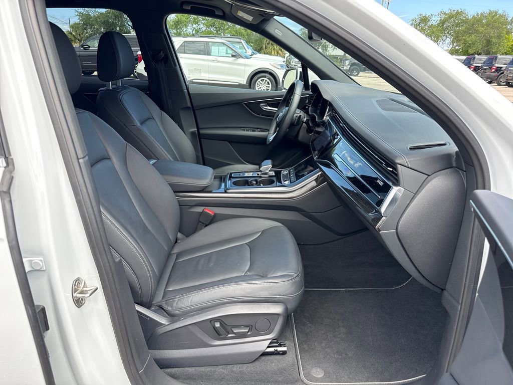 Used 2025 Audi Q7 2.0T Premium w/ Convenience Package image 26