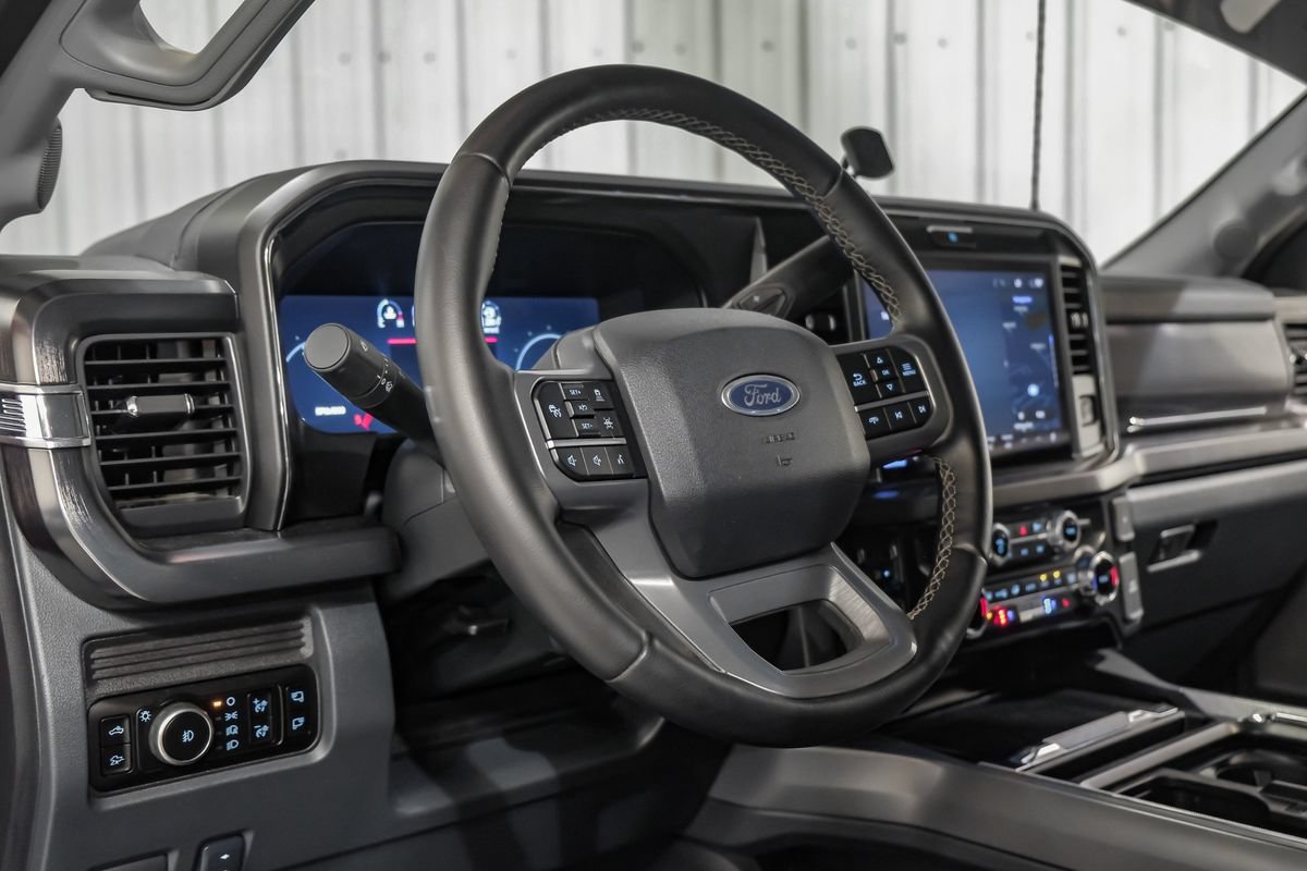 Used 2025 Ford F350 Lariat w/ Lariat Ultimate Package AWD/4WD image 15