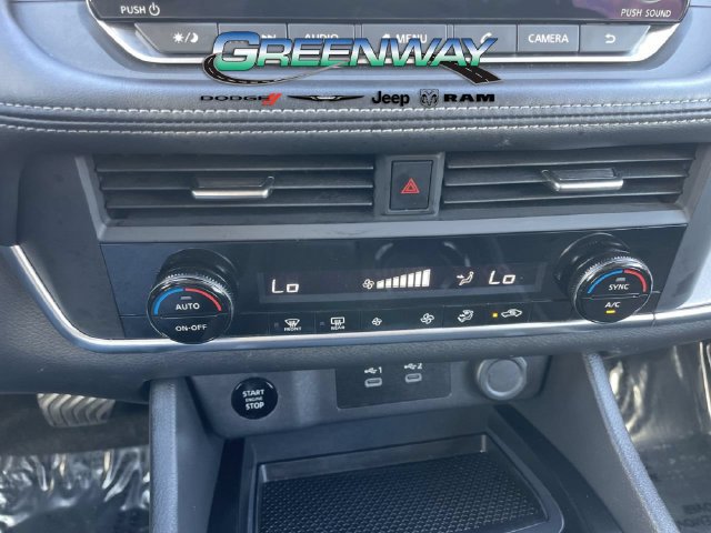 Used 2024 Nissan Rogue SV AWD/4WD image 21