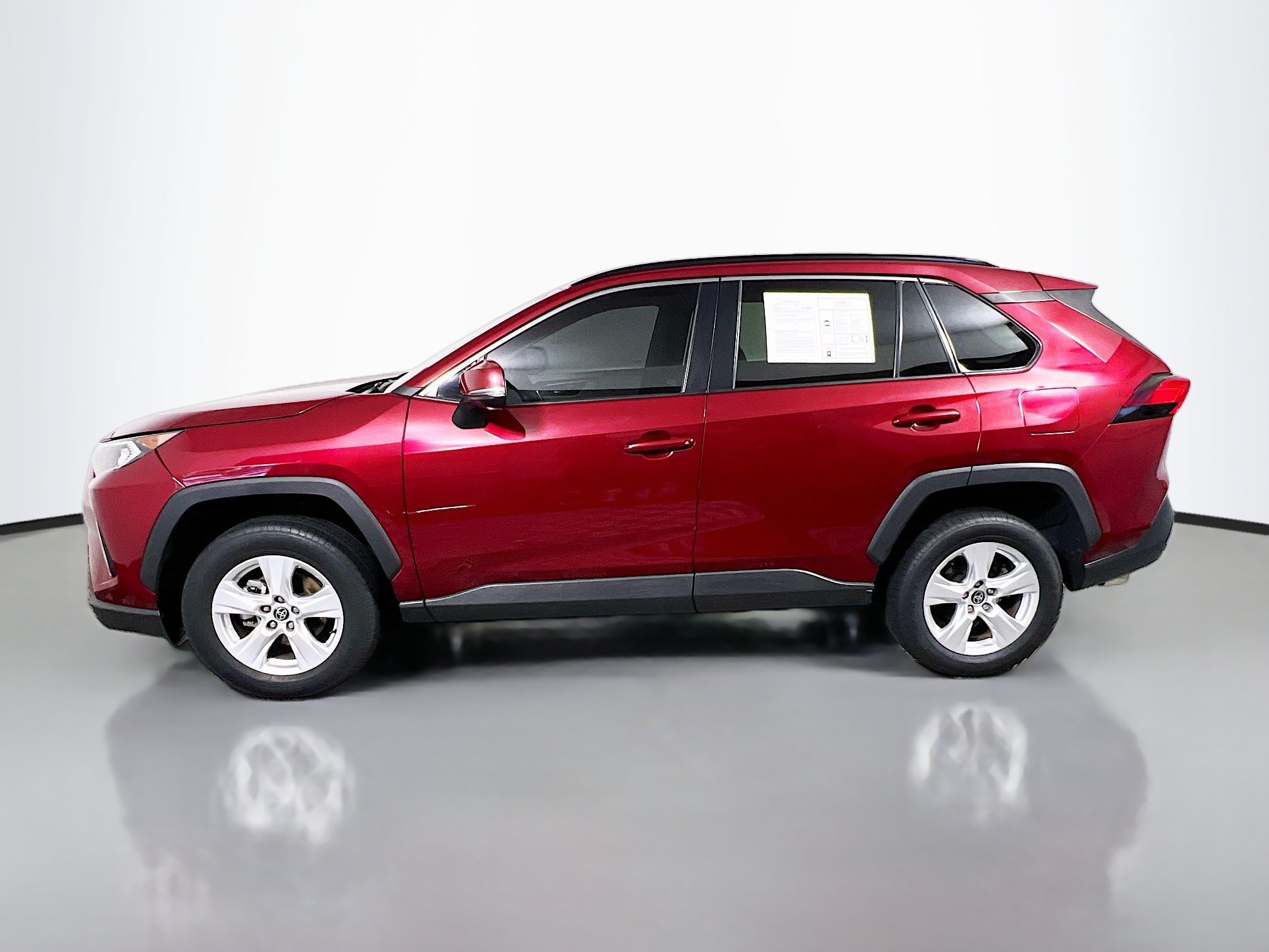 Used 2021 Toyota RAV4 XLE w/ Convenience Package AWD/4WD image 9