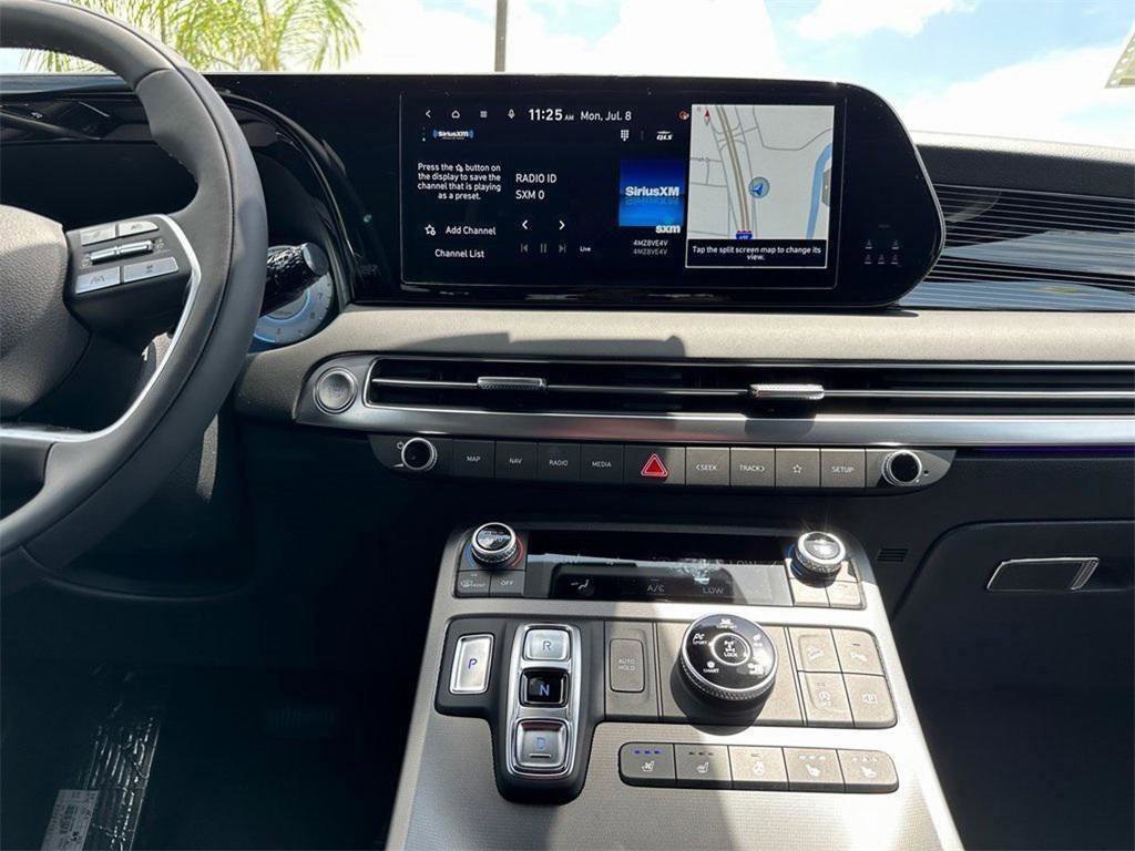 Used 2024 Hyundai Palisade Calligraphy image 15
