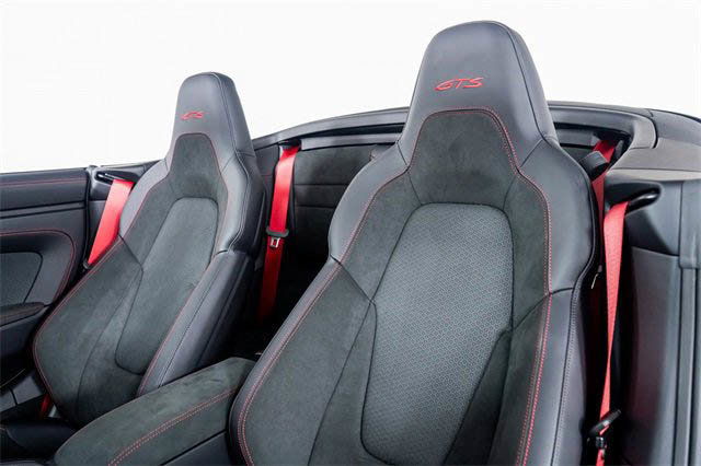 Used 2025 Porsche 911 Carrera 4 GTS image 3
