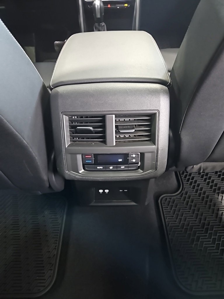 Used 2023 Volkswagen Atlas SE image 18