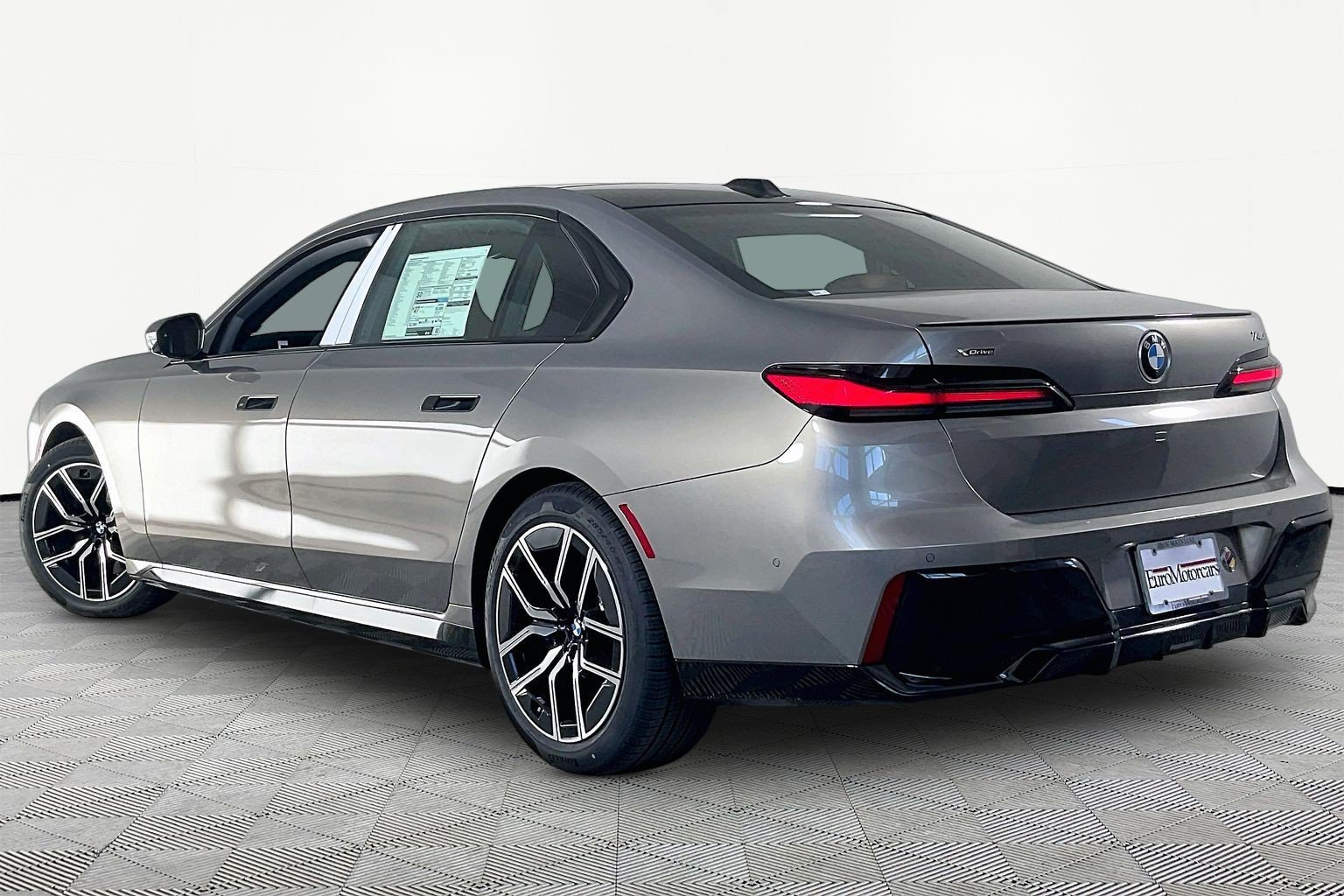 Certified 2026 BMW 740i xDrive AWD/4WD image 4