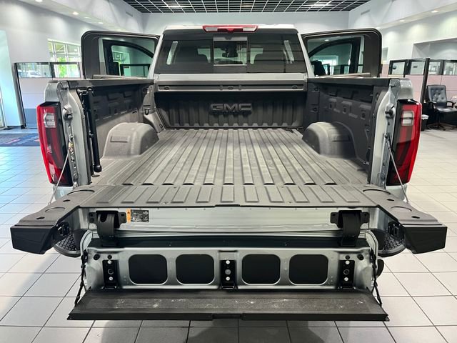 Used 2025 GMC Sierra 2500 SLT w/ SLT Premium Package AWD/4WD image 11