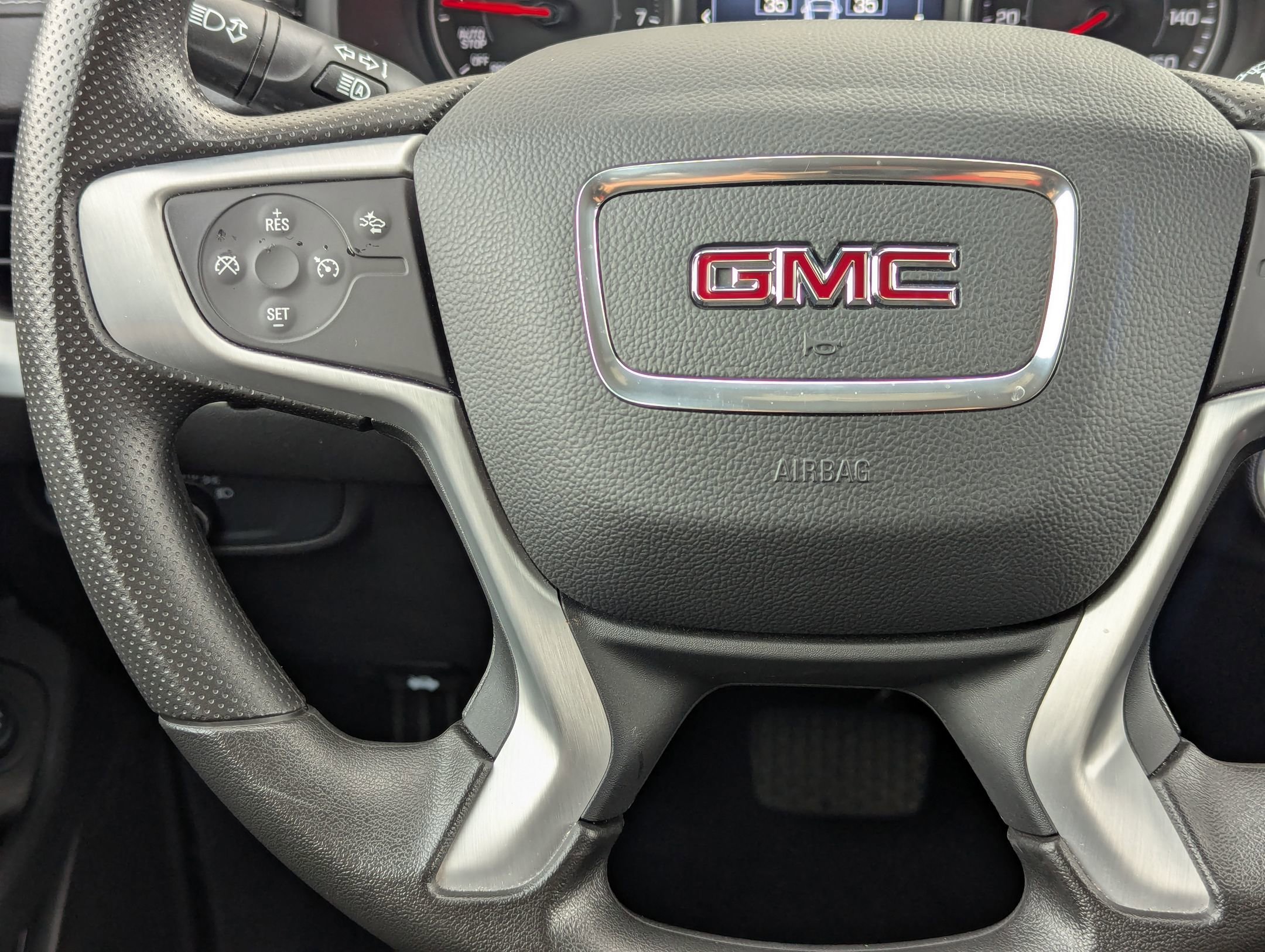 Used 2024 GMC Terrain SLE w/ Driver Convenience Package image 21