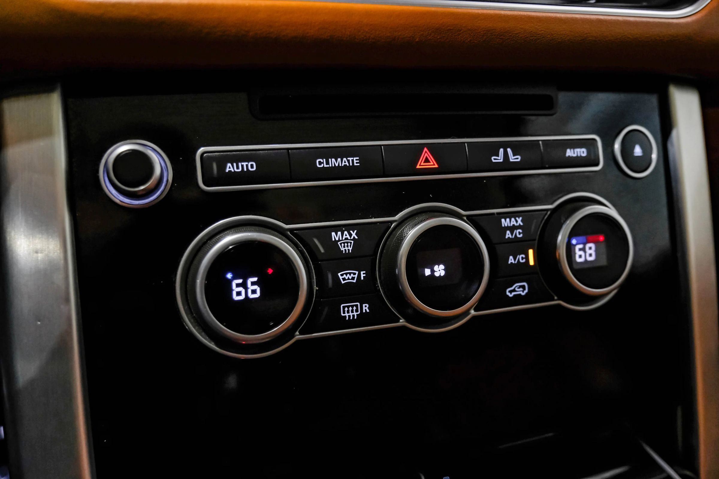 Used 2016 Land Rover Range Rover Autobiography image 38