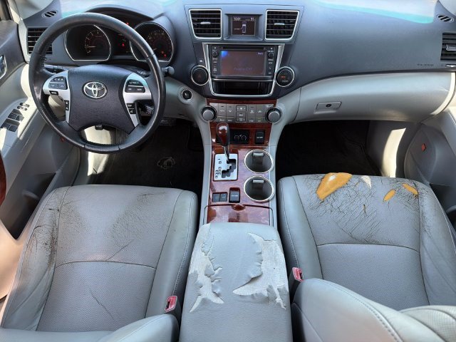Used 2013 Toyota Highlander Limited FWD image 9