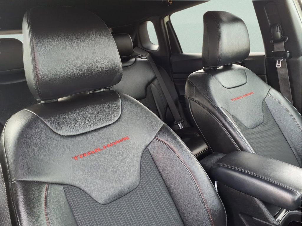 Used 2023 Jeep Compass Trailhawk image 16