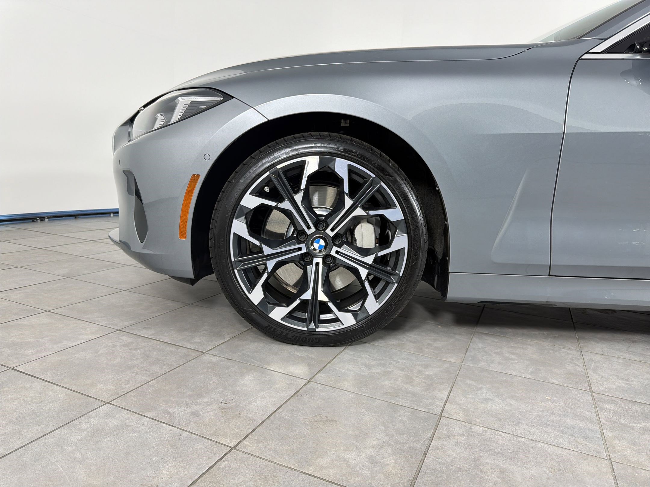 Certified 2025 BMW 430i Convertible RWD image 9