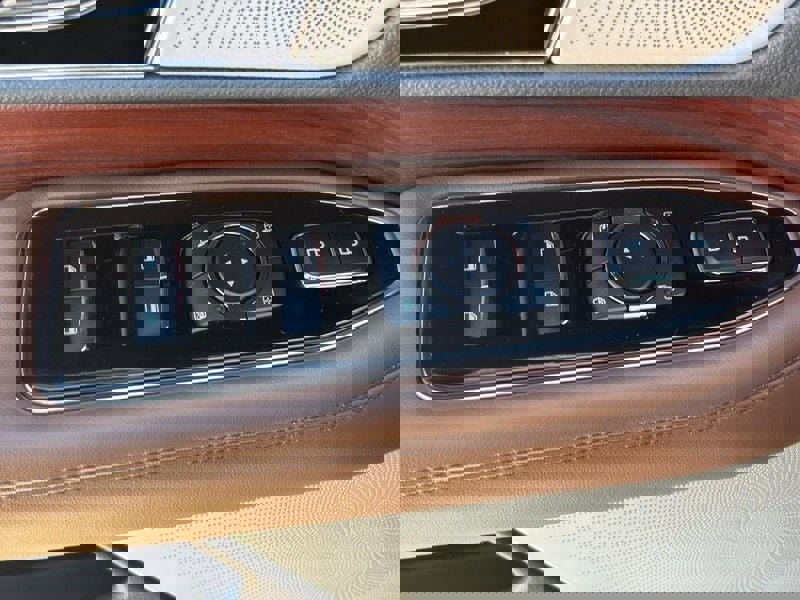 Used 2023 Lincoln Navigator L Reserve image 25