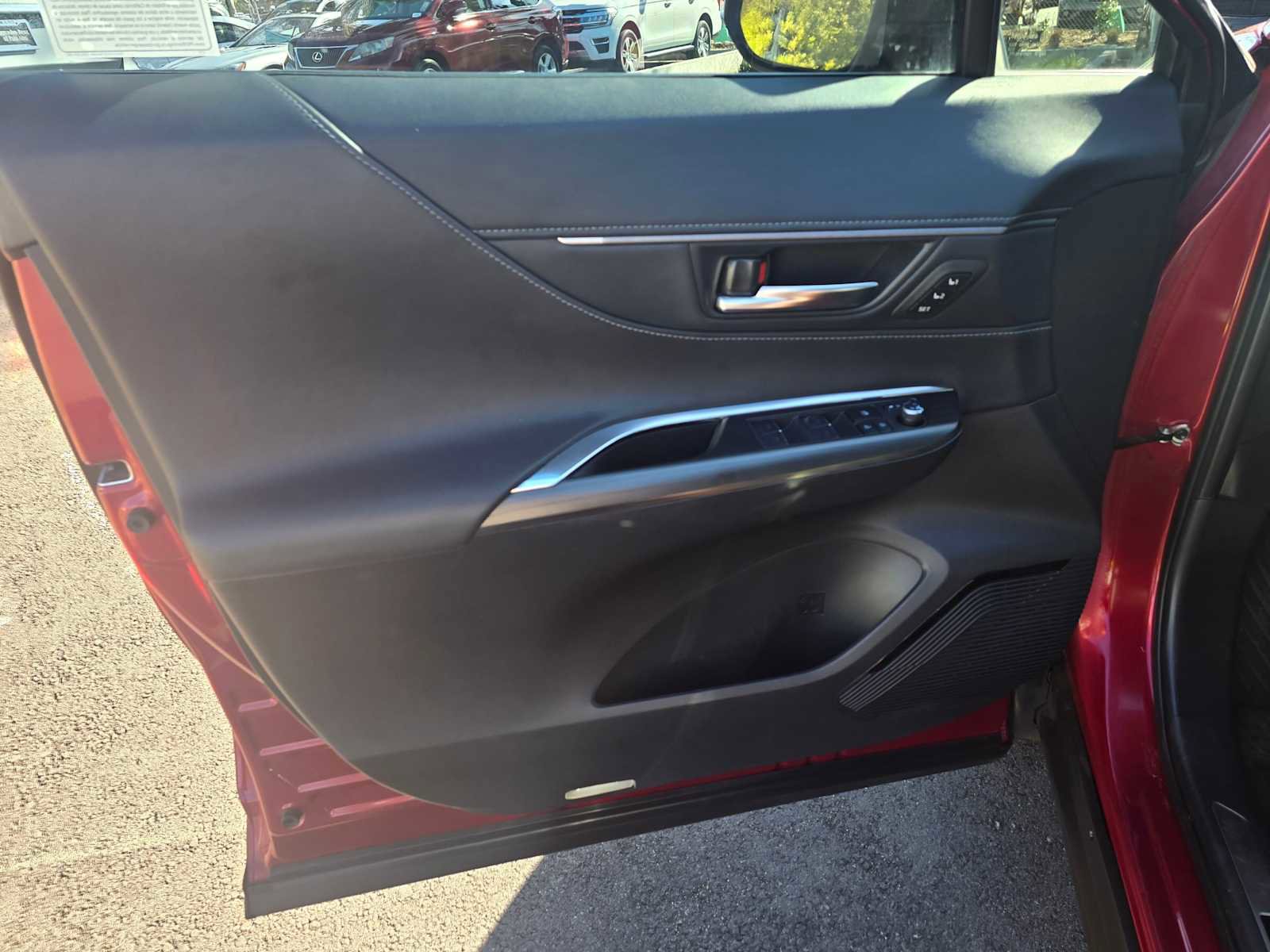 Used 2023 Toyota Venza Nightshade image 23