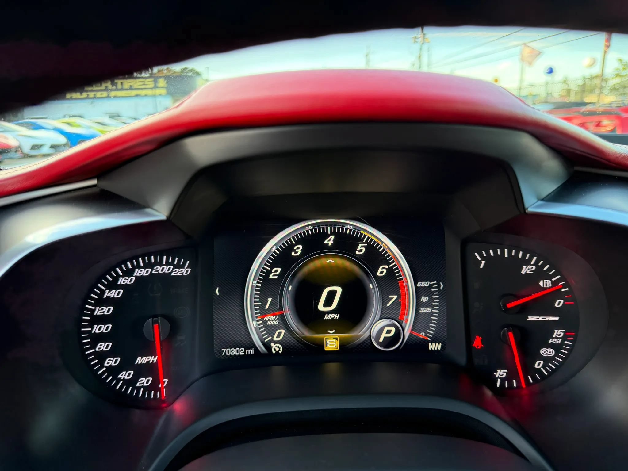 Used 2015 Chevrolet Corvette Z06 w/ 3LZ Preferred Equipment Group RWD image 34